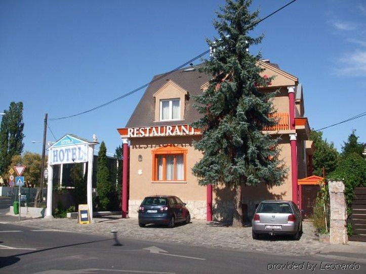 فندق بودابستفي  فندق ومطعم أتيلا الشعار الصورة